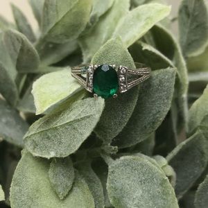 Green ring size 7